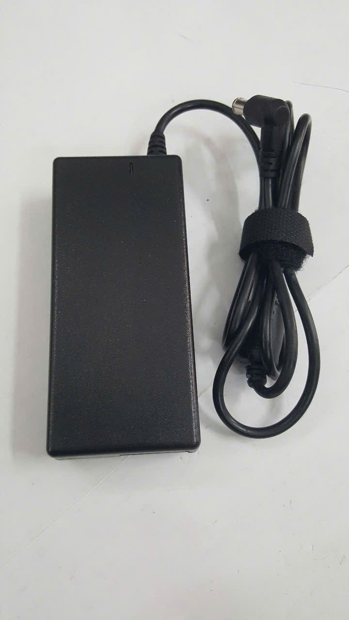 Adapter FUJiTSM 19V-3.16A